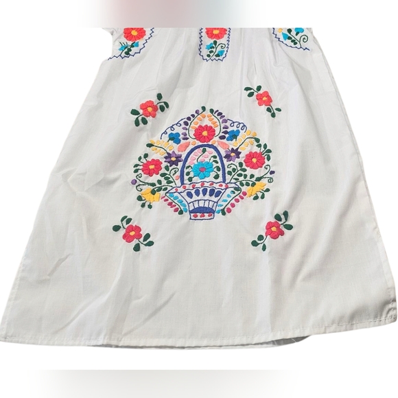 Mexican hand embroidered Girls Dress Size 6-8 - Picture 3 of 8